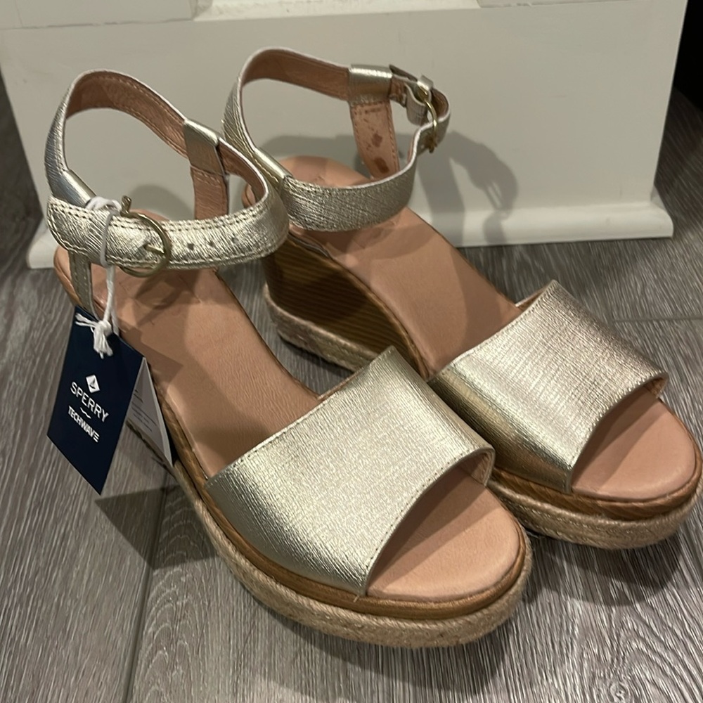 Women’s Sperry Sandals, size 9, NWT.